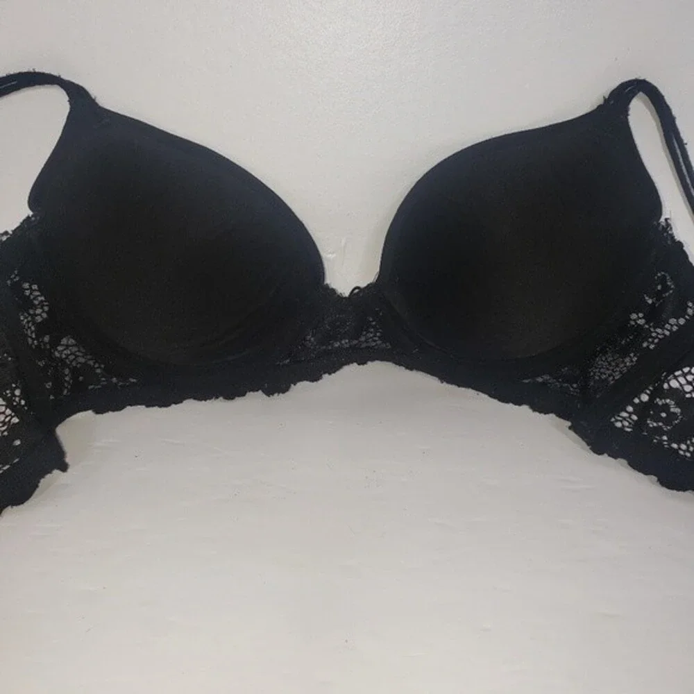 NO BOUNDARIES BLACK LACE UNDERWIRE BRA WITH ADJUSTABLE CROSS BACK SIZE 32B